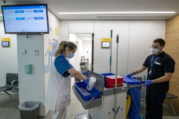 Servicio de limpieza clínica y manejo de residuos patológicos